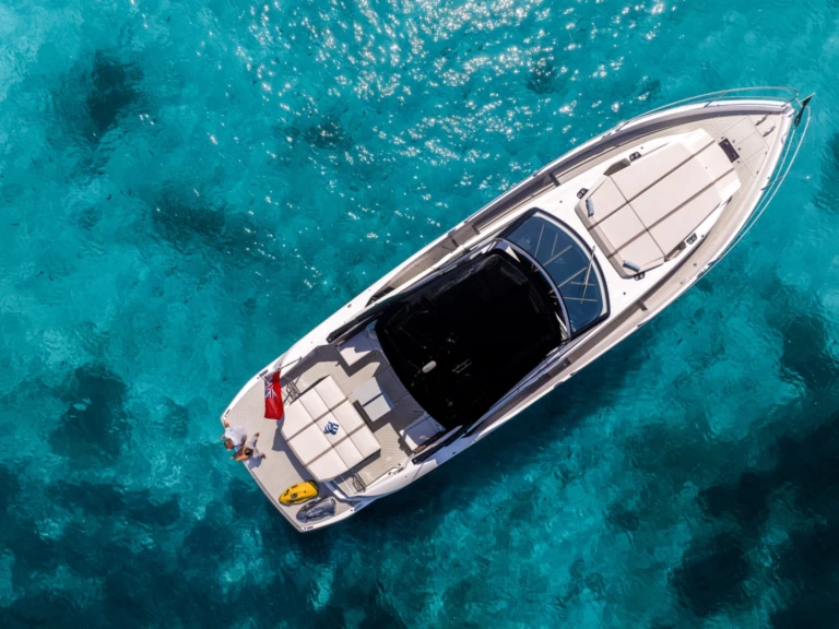 Noleggio Barca a motore a Cogolin – Sunseeker SuperHawk55