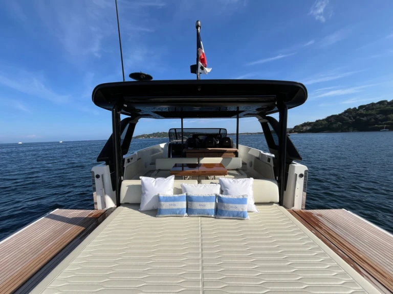 Noleggio Barca a motore Cranchi con patente nautica
