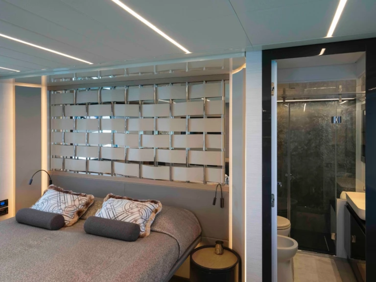 Noleggio barche Saint-Tropez economico PERSHING 70