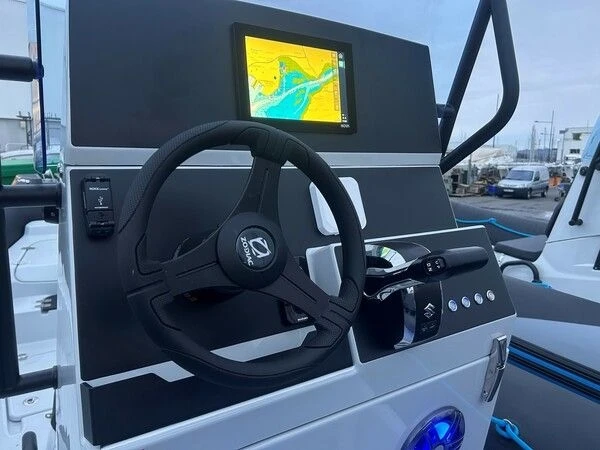 Noleggio barche Zodiac Pro 7 a Brest su Samboat