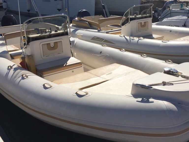 Noleggio a Appietto – Bsc 75 CLASSIC su SamBoat