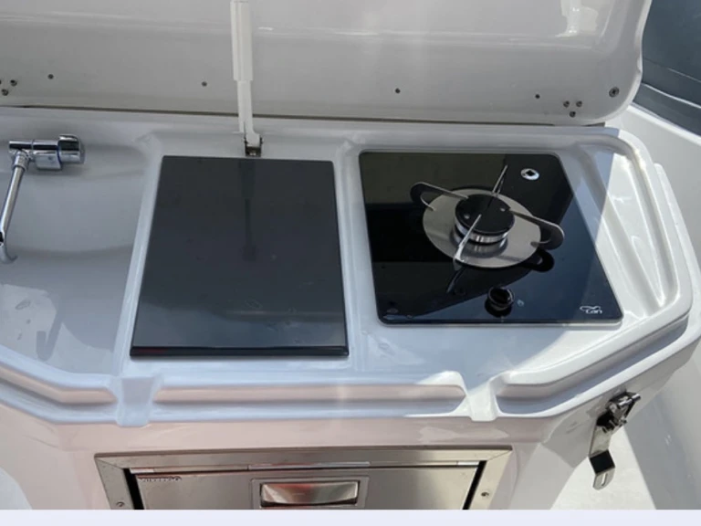 Noleggio Barca a motore con o senza skipper Salpa a Port Grimaud