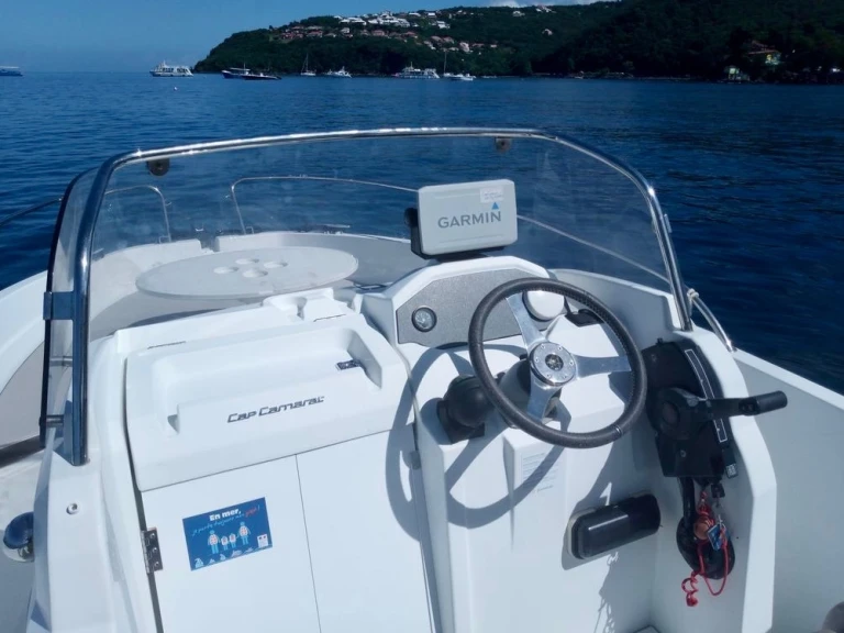 Jeanneau Cap Camarat 5.5 CC Serie 2 da affittare a  Sainte-Rose