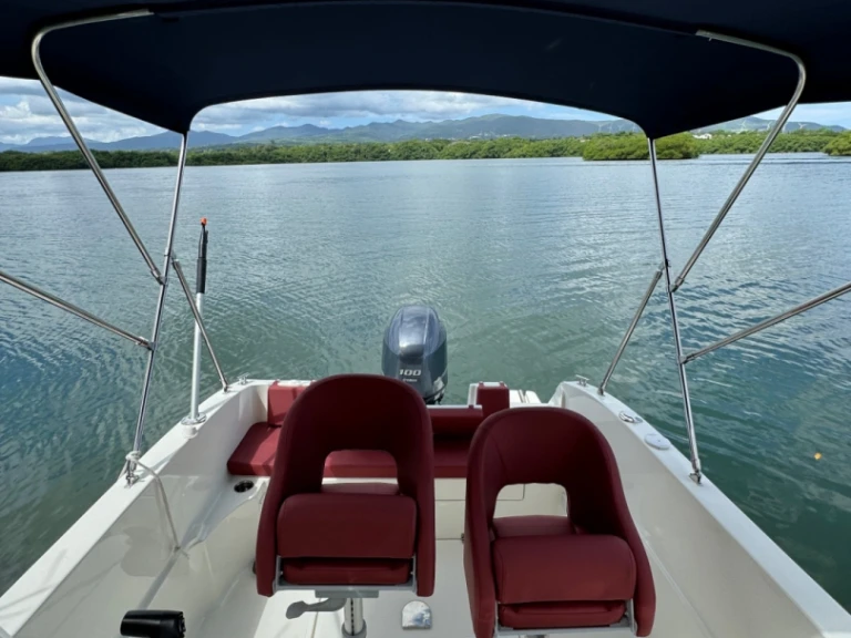 Noleggio Barca a motore Pacific Craft con patente nautica