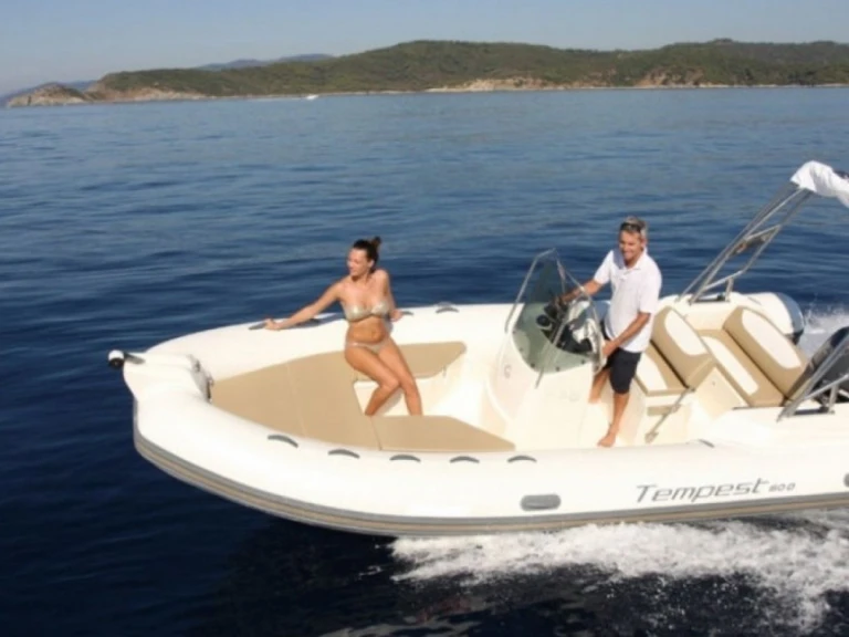 Noleggio Gommone a Portigliolo – Capelli Tempest 600