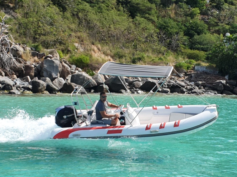 Noleggio Barca a motore Semi-Rigide con patente nautica