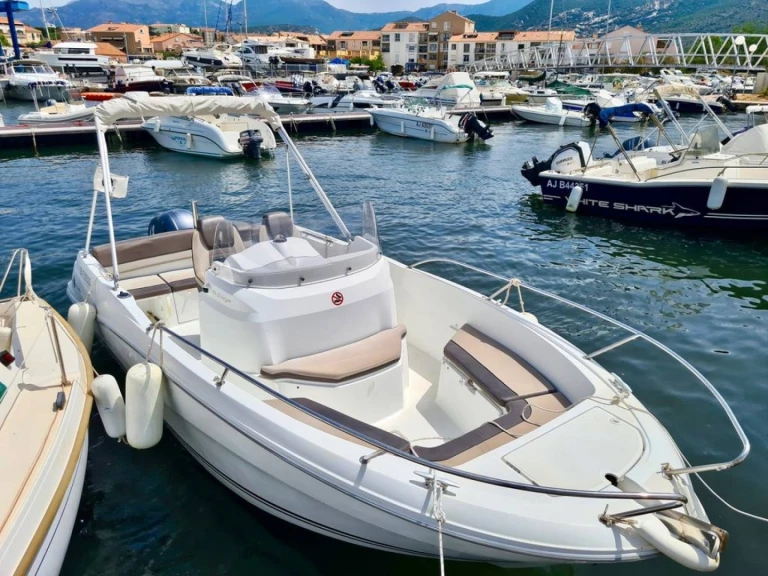 Noleggio barche Jeanneau Cap Camarat 6.5 Style a San Fiorenzo su Samboat