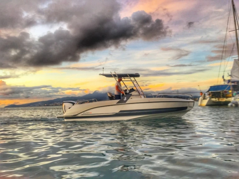 Noleggio Barca a motore a Les Trois-Îlets – Quicksilver Activ 605 Open