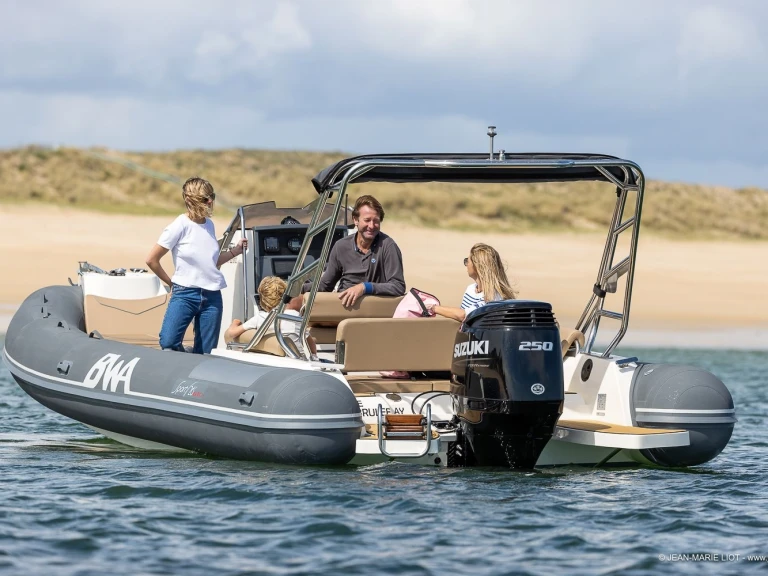 Noleggiare una Bwa Sport 26 GTO a La Trinité-sur-Mer