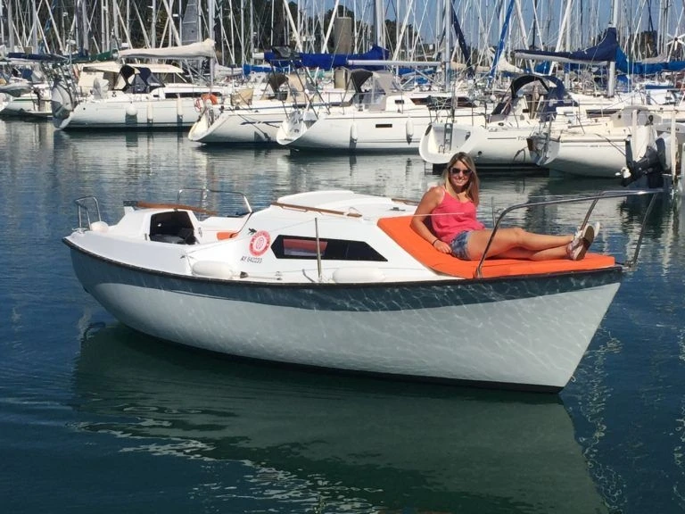 Barca a motore a noleggio a La Trinité-sur-Mer al miglior prezzo