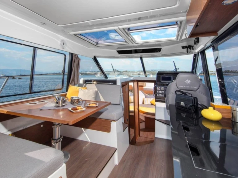 Jeanneau Merry Fisher 1095 da affittare a  La Trinité-sur-Mer