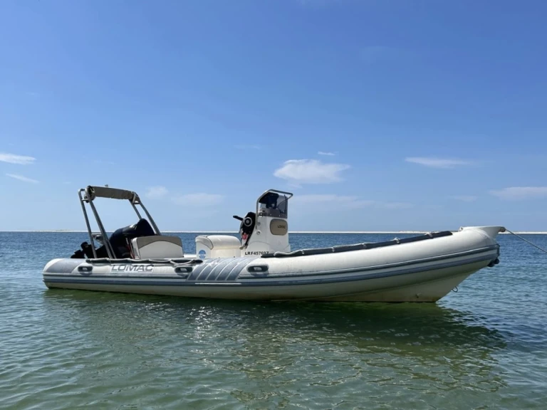 Noleggiare una Lomac Lomac 600 IN a Grand Piquey