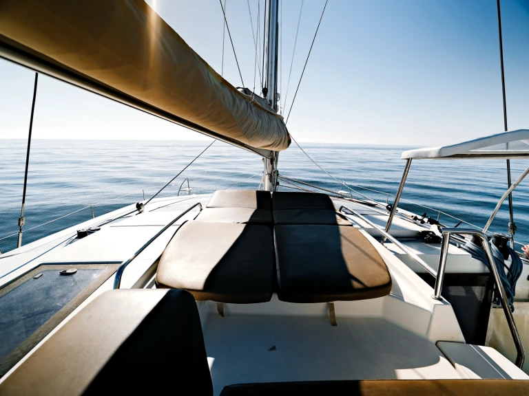 Catamarano a noleggio a Sant Antoni de Portmany al miglior prezzo