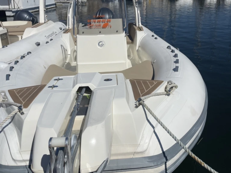 Noleggio Gommone Capelli con patente nautica