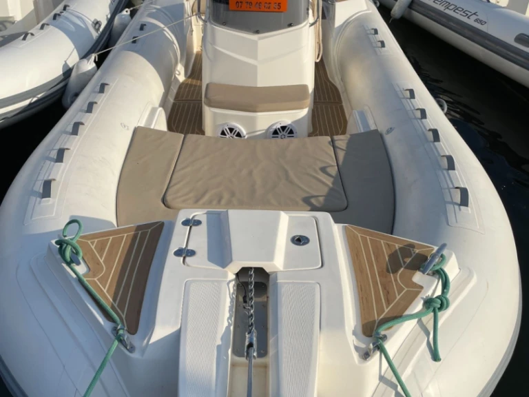 Noleggio a Port de Saint-Cyprien Méditerranée – Capelli Tempest 700 Sun su SamBoat