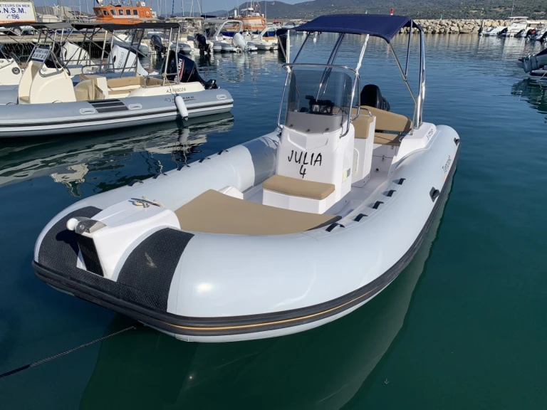 Noleggio Gommone Capelli con patente nautica