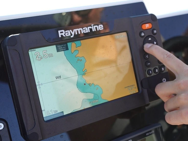 Noleggio Gommone a Propriano – Zodiac MEDLINE 750