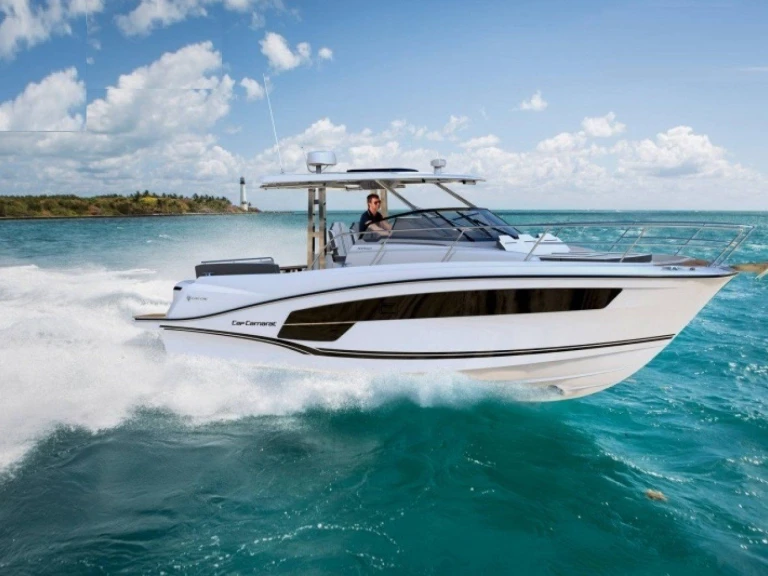 Barca a motore a noleggio a Cogolin al miglior prezzo