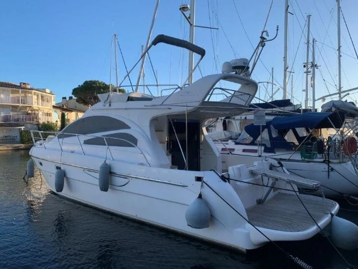 Noleggio Barca a motore a Cogolin – Azimut Azimut 42