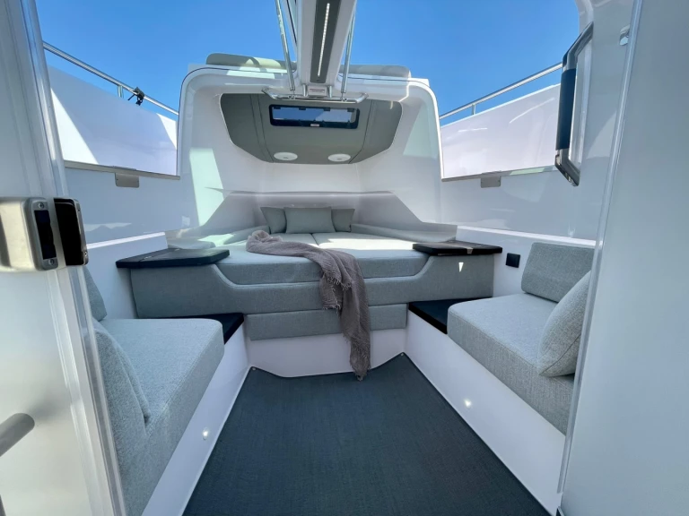 Noleggiare una Axopar 37XC a Saint-Jean-Cap-Ferrat
