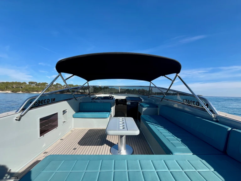 Yacht di lusso a noleggio a Saint-Jean-Cap-Ferrat al miglior prezzo