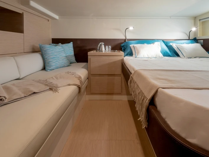 Noleggio barche Solaris Solaris 44 a Golfe-Juan su Samboat