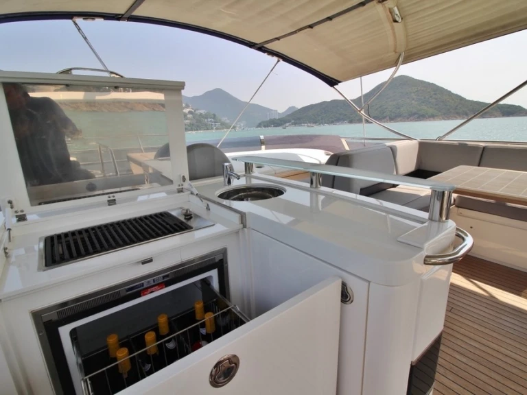 Noleggio Yacht di lusso Princess con patente nautica