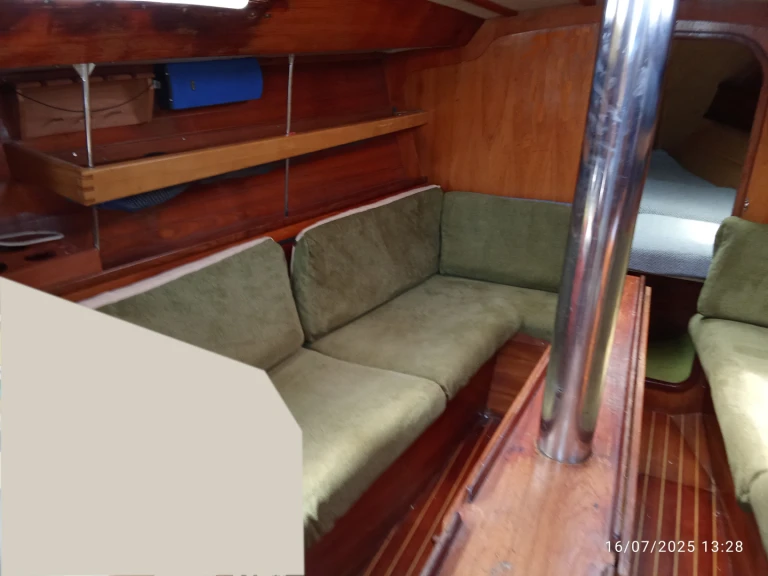 Noleggio Barca a vela Jeanneau con patente nautica