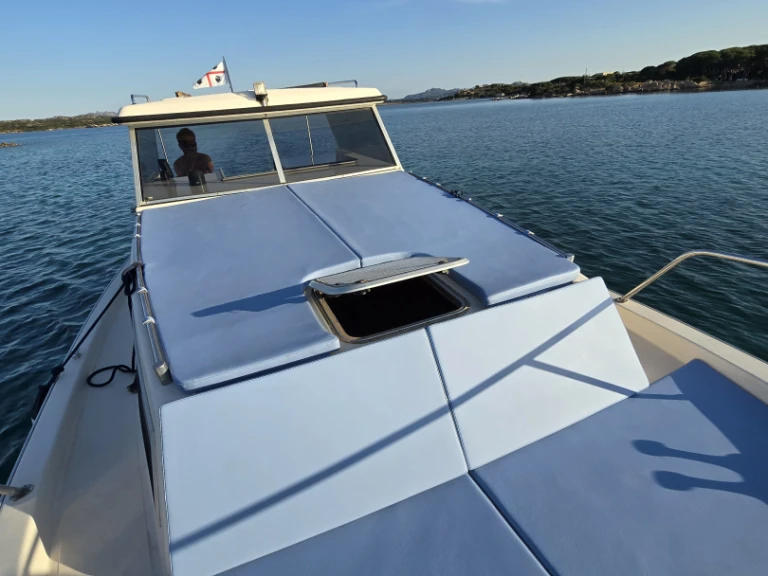 Noleggiare una Omnia Nautica Omnia 95/1 a La Maddalena