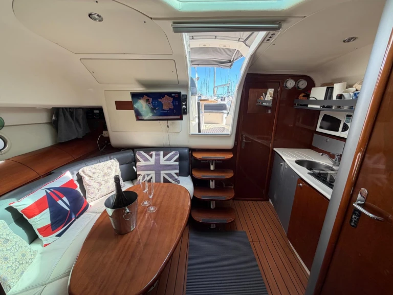 Noleggio barche Jeanneau Prestige 34 Open a Beaulieu-sur-Mer su Samboat