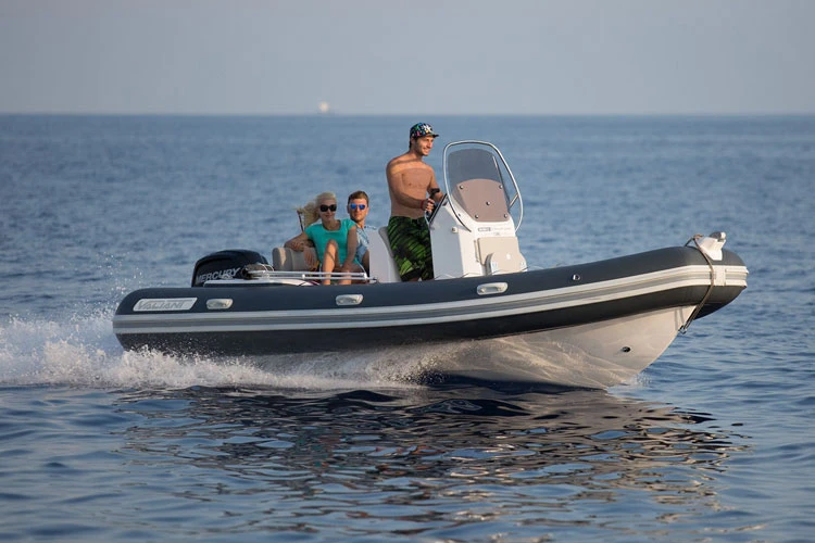 Gommone a noleggio a Trégastel al miglior prezzo