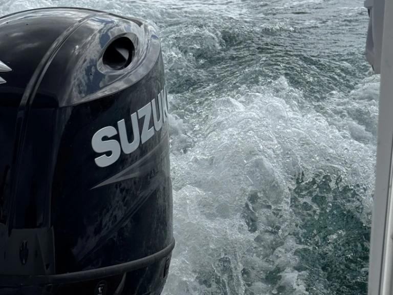 Gommone a noleggio a Tal-Pietà al miglior prezzo