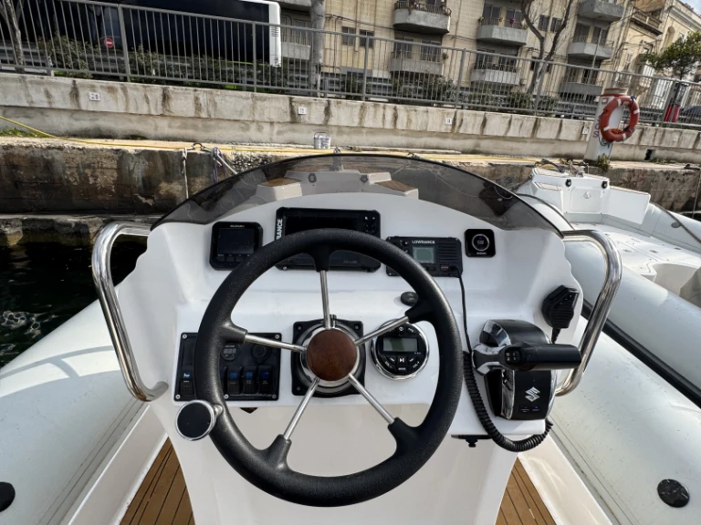 Onda marine 750 da affittare a  Tal-Pietà