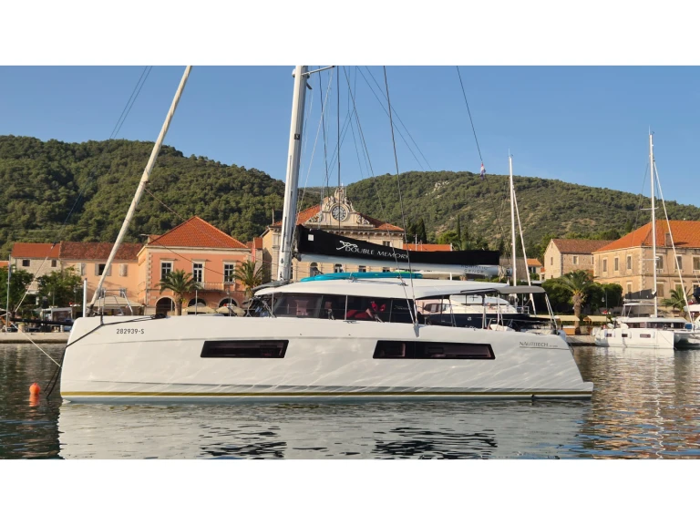 Noleggio Catamarano Nautitech con patente nautica