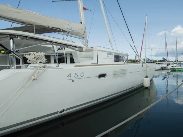 Noleggio Catamarano Lagoon con patente nautica