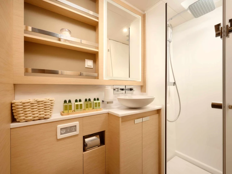 Noleggio Catamarano con o senza skipper Fountaine Pajot a Trogir