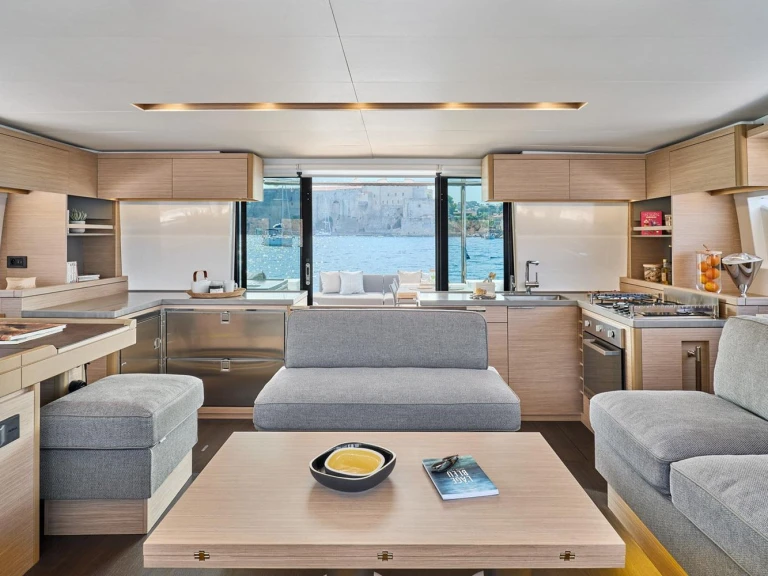 Catamarano a noleggio a Lefkáda al miglior prezzo