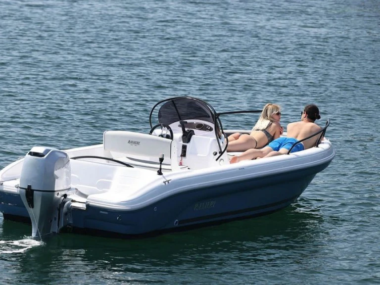 Noleggio Barca a motore a Lignano Sabbiadoro – Ranieri Shark 19