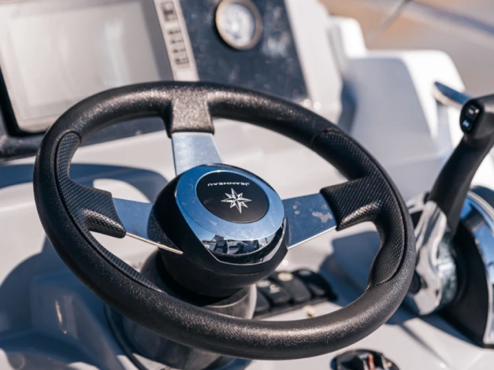 Noleggio Barca a motore con o senza skipper Jeanneau a Arcachon