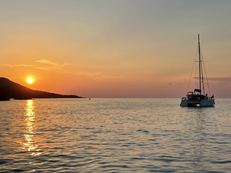 Barca a motore a noleggio a Oletta al miglior prezzo