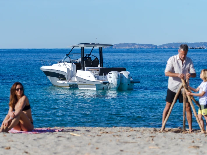 Jeanneau Cap Camarat 9.0 WA da affittare a  Port de Hyères (St Pierre)