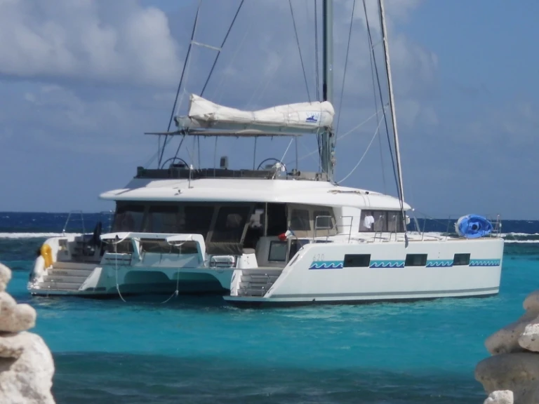 Noleggio barche Lagoon Lagoon 620 a Eden Island su Samboat