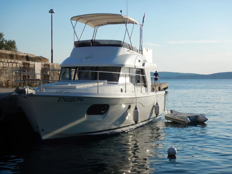 Noleggio barche Bénéteau Swift Trawler 35 a Zara su Samboat