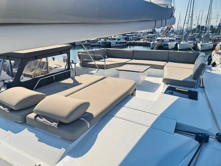 Noleggio Catamarano con o senza skipper Fountaine Pajot a Néa Péramos