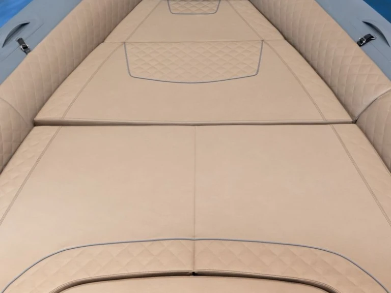 Gommone a noleggio a Ajaccio al miglior prezzo