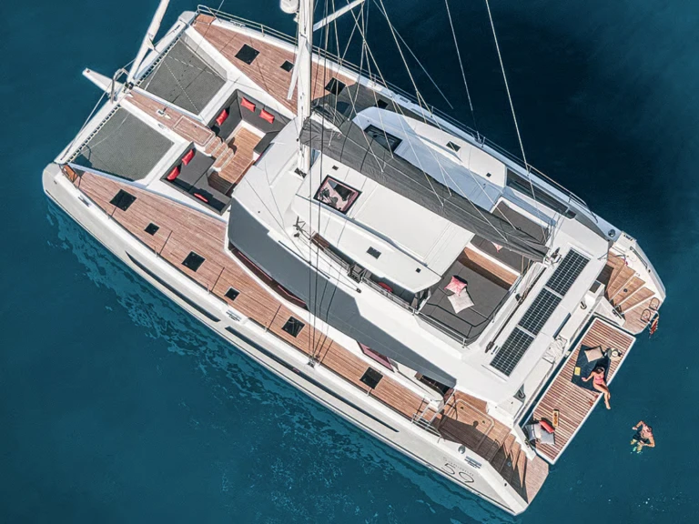 Noleggio Catamarano Fountaine Pajot con patente nautica