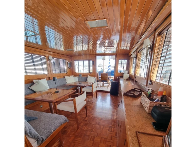 Noleggio barche Álimos economico Grand Banks 72