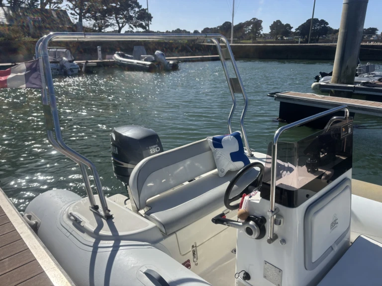 Noleggiare una Bsc BSC 50 a Vannes