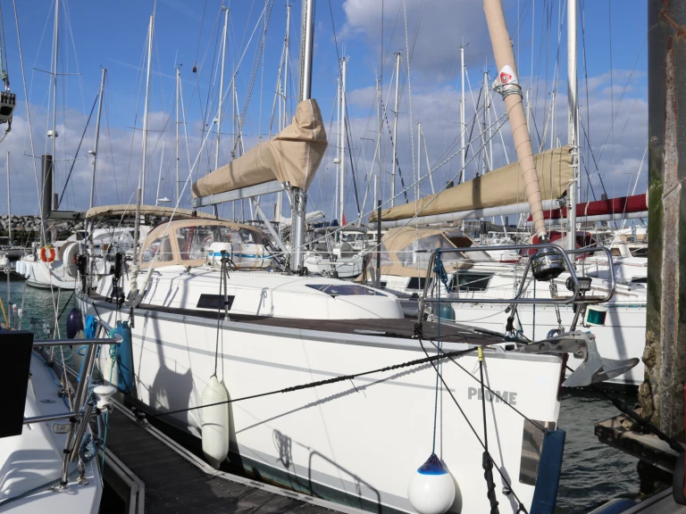 Noleggiare una Bavaria Bavaria 32 Cruiser a La Rochelle