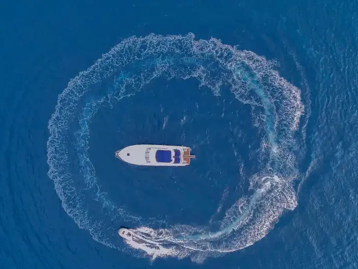 Noleggio Yacht di lusso Custom con patente nautica